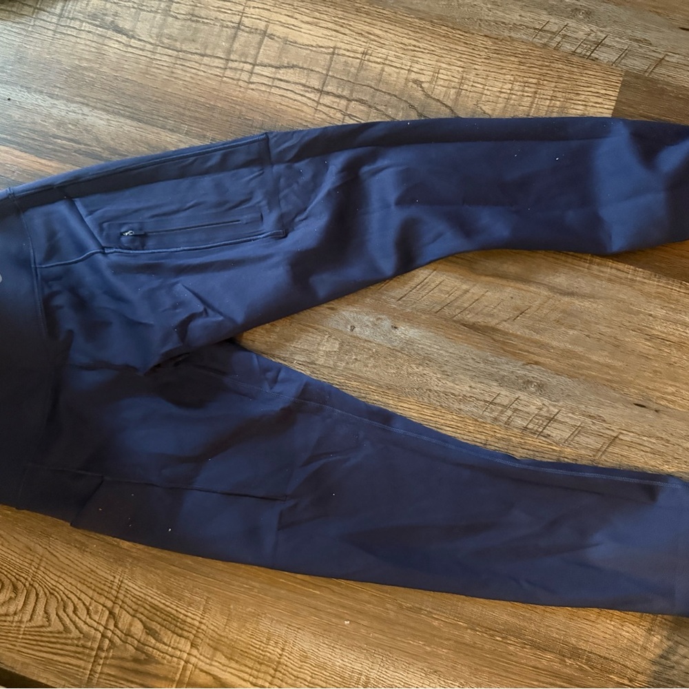 Nike Go
Women's Mid-Rise Full-Length Leggings with Pockets